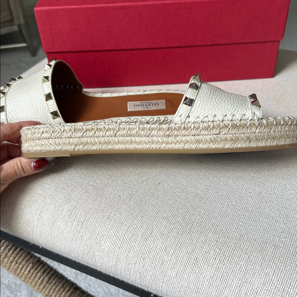 Authentic Valentino Garavani Rockstud Espadrille Slides - Picture 5 of 12